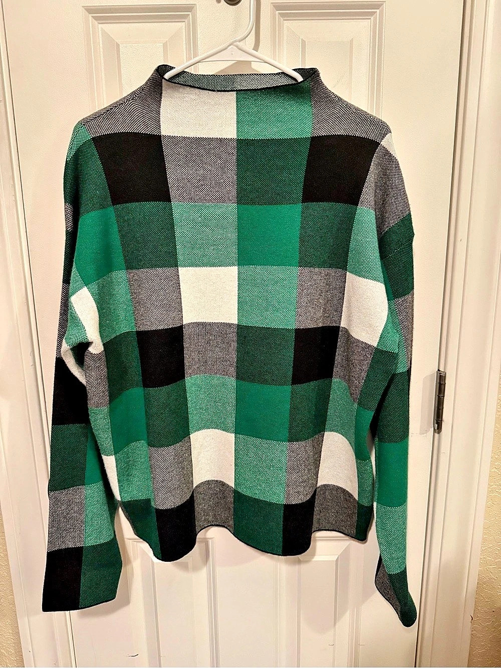 Tahari Plaid Mock Neck Sweater Green & Black